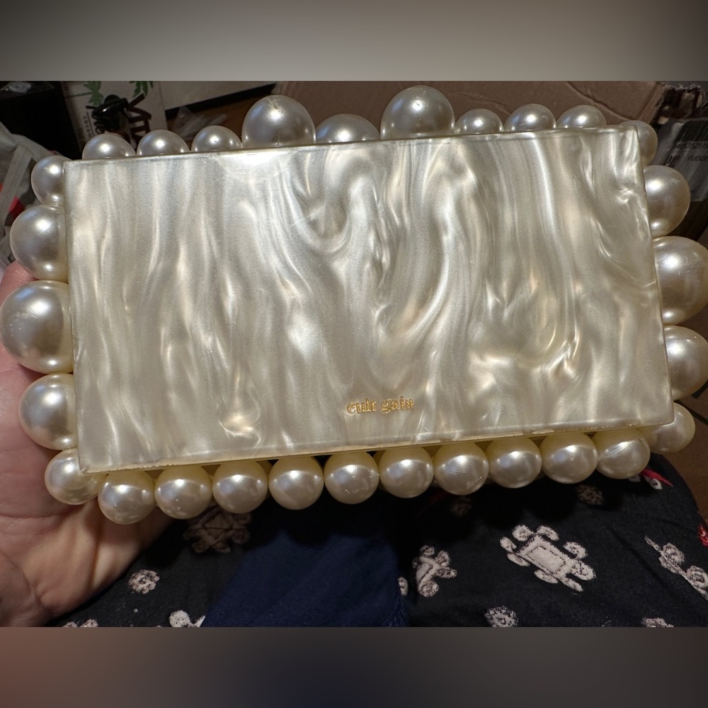 Cult gaia eos clutch “ defect”